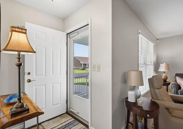 Listing Photo 4 - Condo for sale in building located at 321 Ashley Ln, West Jefferson, OH 43162