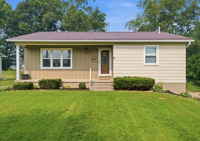 Photo 2 of Single family home for sale at 605 Snyder Dr, Loudonville, OH 44842 | MLS# 226034816 | Listing updated on 2026-09-25