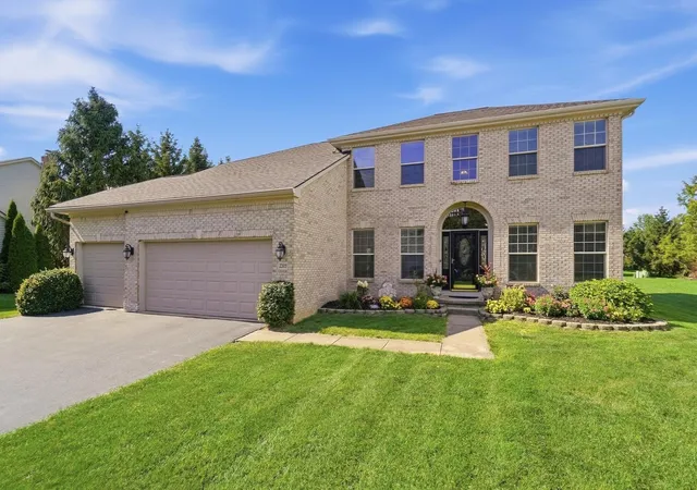 Photo 3 of Single family home for sale at 2315 Bold Venture Dr, Lewis Center, OH 43035 | MLS# 226035166 | Listing updated on 2026-09-30
