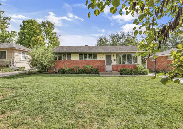 Photo 2 of Single family home for sale at 2673 Shrewsbury Rd, Columbus, OH 43221 | MLS# 226034858 | Listing updated on 2026-10-08