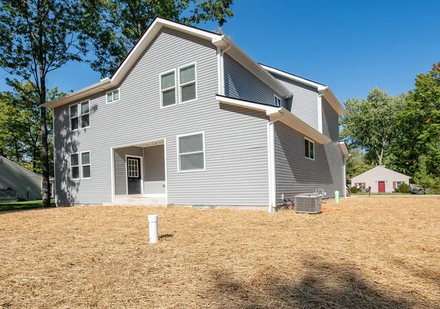 Photo 3 of Sale Pending at 2689 Abington Rd, Columbus, OH 43231 | MLS# 226034847 | Listing updated on 2026-10-28