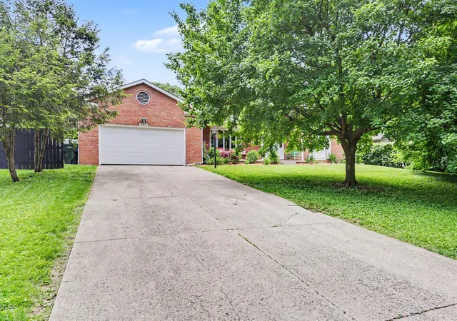 Photo 4 of Sale Pending at 4441 Olentangy River Rd, Columbus, OH 43214 | MLS# 226034854 | Listing updated on 2026-10-02
