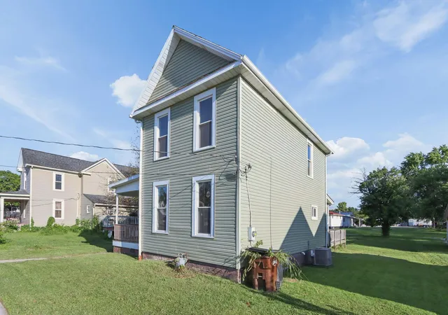 Photo 3 of Single family home for sale at 304 E Lutz Ave, Amanda, OH 43102 | MLS# 226035228 | Listing updated on 2026-09-20