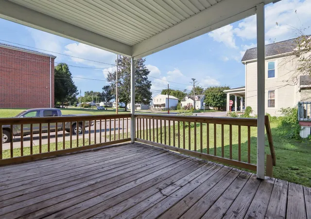 Photo 4 of Single family home for sale at 304 E Lutz Ave, Amanda, OH 43102 | MLS# 226035228 | Listing updated on 2026-09-20