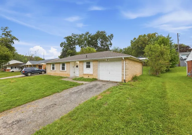 Photo 3 of Single family home for sale at 3692 Paris Blvd, Westerville, OH 43081 | MLS# 226035222 | Listing updated on 2026-09-22