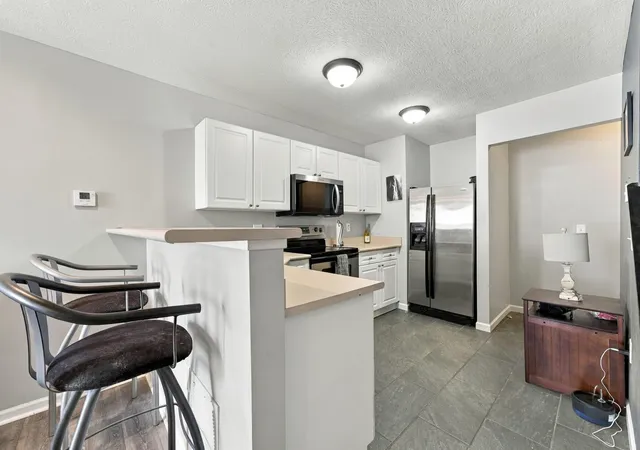 Listing Photo 5 - Condo for sale in building located at 5995 Ferdinand Dr, New Albany, OH 43054 - Unit #32