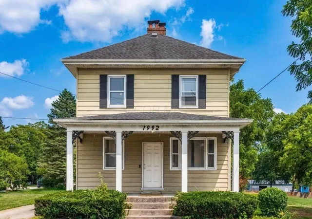Photo 1 of Single family home for sale at 1992 Harrisburg Pike, Grove City, OH 43123 | MLS# 226034899 | Listing updated on 2026-09-21