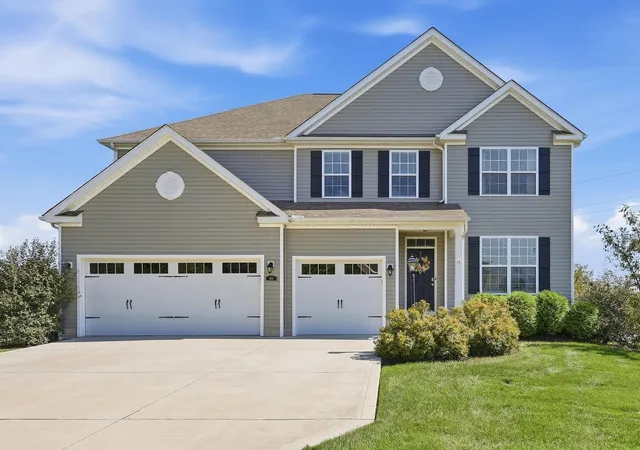 Photo 1 of Single family home for sale at 825 Lorenzo Dr, Marysville, OH 43040 | MLS# 226035489 | Listing updated on 2026-09-25