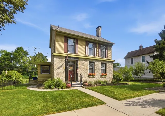 Photo 3 of Single family home for sale at 410 N Franklin St, Delaware, OH 43015 | MLS# 226034992 | Listing updated on 2026-09-29