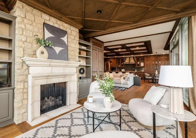 Photo 3 of Sale Pending at 1 Miranova Pl #2230, Columbus, OH 43215 | MLS# 226035026 | Listing updated on 2026-10-01