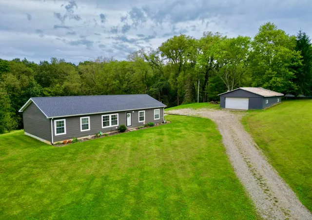 Photo 1 of Single family home for sale at 1300 Lectric Ln, Zanesville, OH 43701 | MLS# 226035218 | Listing updated on 2026-09-18