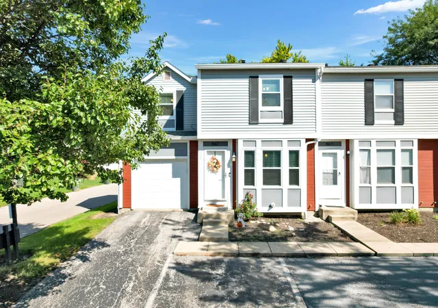 Condo for sale at 867 Pineway Dr, Columbus, OH 43085 | MLS# 226034936