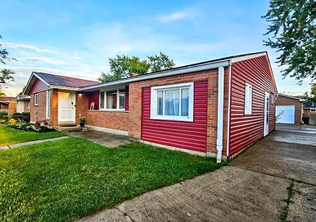 Photo 1 of Single family home for sale at 2615 Kingston Ave, Grove City, OH 43123 | MLS# 226034938 | Listing updated on 2026-09-24