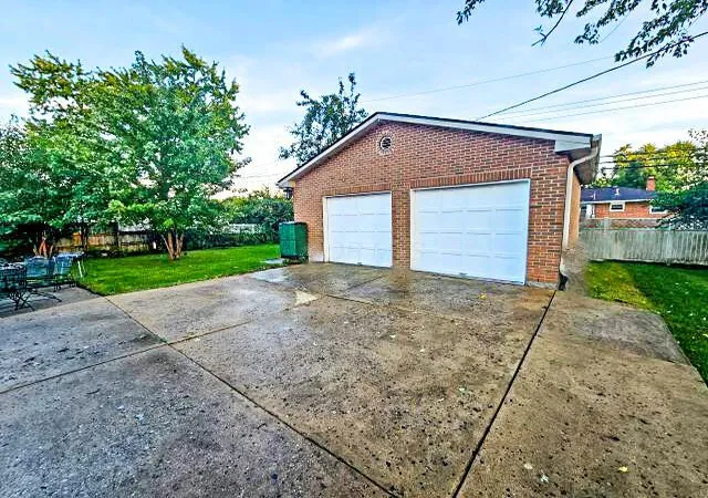 Photo 2 of Single family home for sale at 2615 Kingston Ave, Grove City, OH 43123 | MLS# 226034938 | Listing updated on 2026-09-24