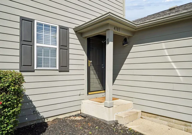 Listing Photo 3 - Condo for sale in building located at 4103 Blendon Pt Dr, Columbus, OH 43230