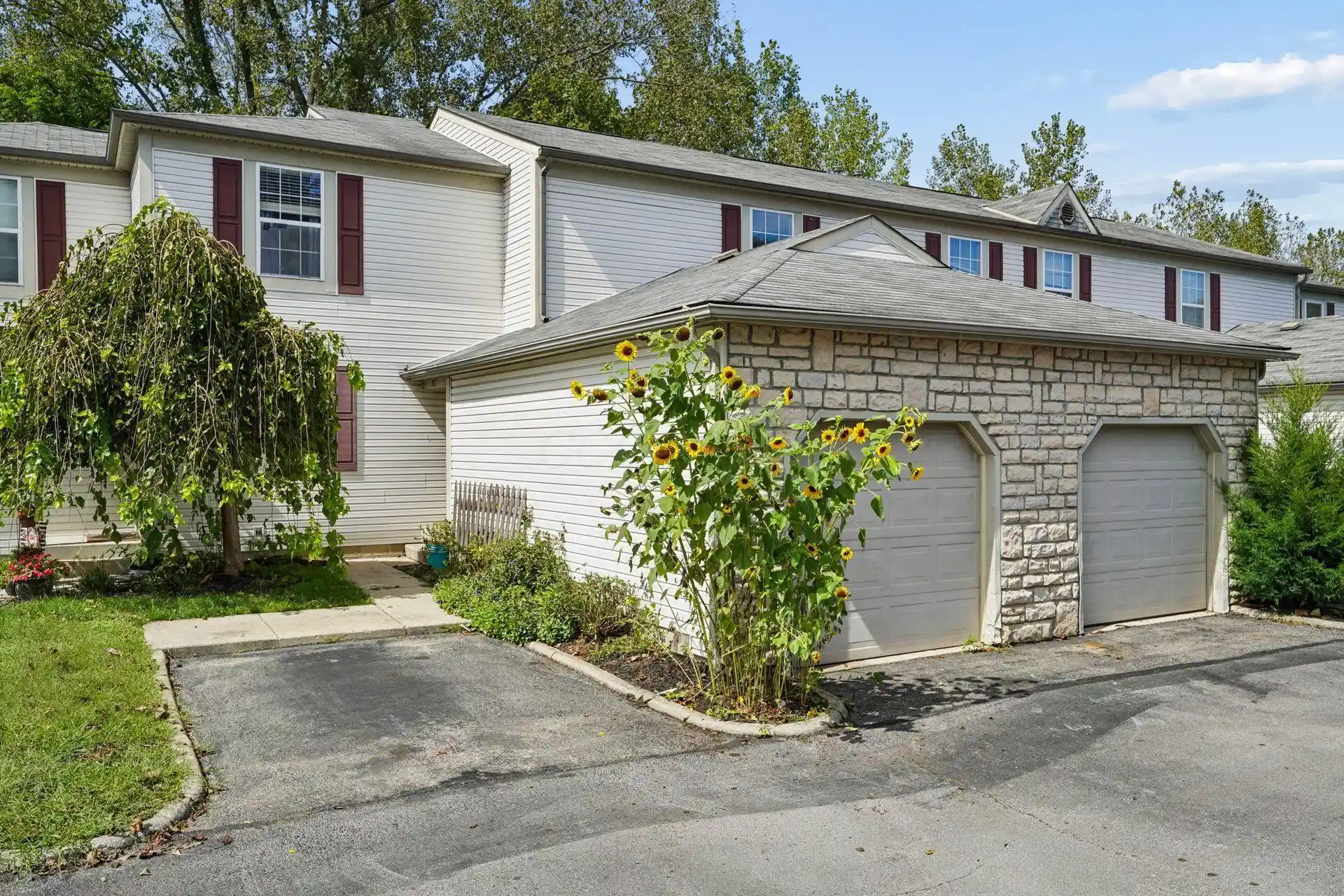 Listing Photo 1 - Condo for sale in 187 Macdougall Ln located at 187 Macdougall Ln, Blacklick, OH 43004 - Unit 187 Macdougall Ln