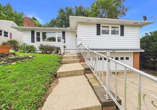 Photo 1 of Sale Pending at 914 Rutter Ave, Lancaster, OH 43130 | MLS# 226034949 | Listing updated on 2026-09-20