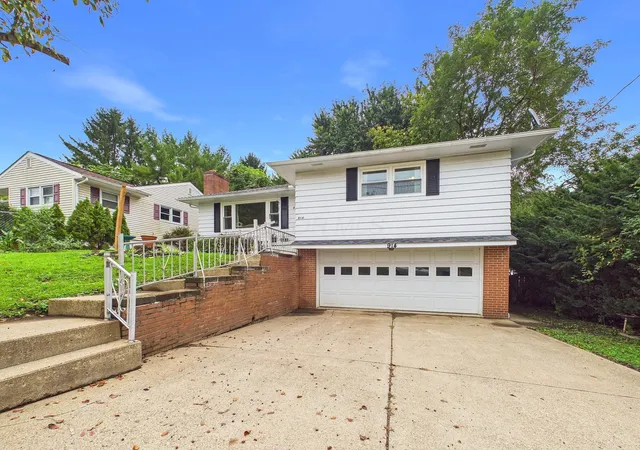 Photo 2 of Sale Pending at 914 Rutter Ave, Lancaster, OH 43130 | MLS# 226034949 | Listing updated on 2026-09-20