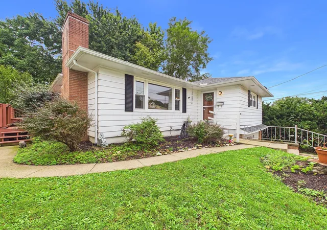 Photo 3 of Sale Pending at 914 Rutter Ave, Lancaster, OH 43130 | MLS# 226034949 | Listing updated on 2026-09-20