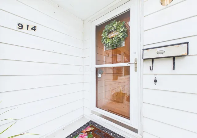 Photo 3 of Single family home for sale at 914 Rutter Ave, Lancaster, OH 43130 | MLS# 226034949 | Listing updated on 2026-10-29