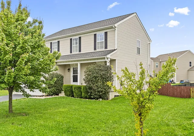 Photo 2 of Single family home for sale at 19 Hawthorne Dr, Ashville, OH 43103 | MLS# 226036365 | Listing updated on 2026-09-25