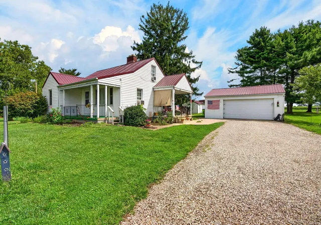 Photo 3 of Single family home for sale at 20540 Ringgold Southern Rd, Circleville, OH 43113 | MLS# 226034965 | Listing updated on 2026-09-14