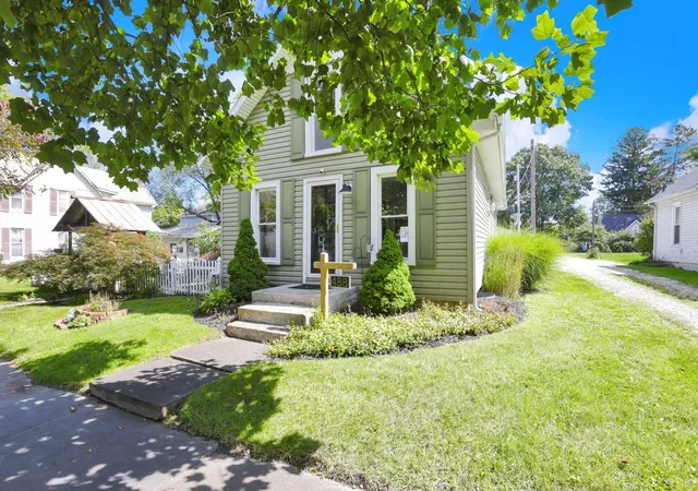 Photo 3 of Single family home for sale at 488 S Main St, Pataskala, OH 43062 | MLS# 226035126 | Listing updated on 2026-10-09