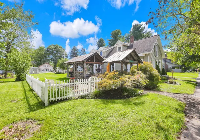 Photo 4 of Single family home for sale at 488 S Main St, Pataskala, OH 43062 | MLS# 226035126 | Listing updated on 2026-10-09
