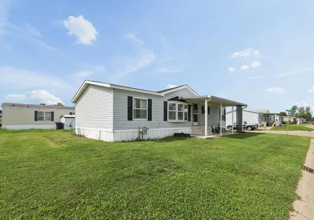 Photo 3 of Single family home for sale at 411 Doris Rd, Pataskala, OH 43062 | MLS# 226035314 | Listing updated on 2026-10-08