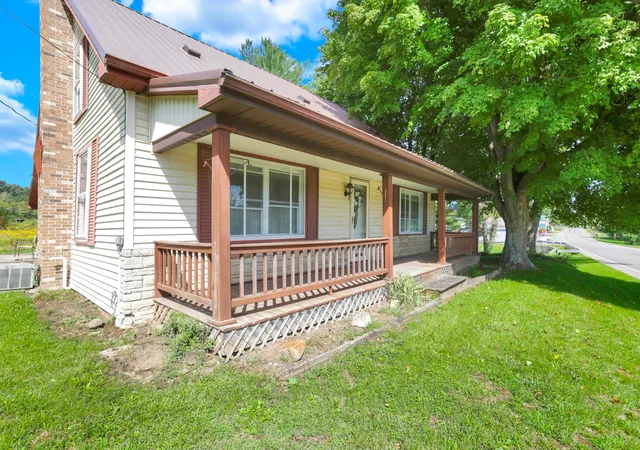 Photo 2 of Single family home for sale at 19460 State Route 180, Laurelville, OH 43135 | MLS# 226035112 | Listing updated on 2026-09-16