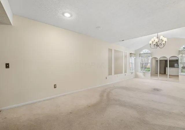 Listing Photo 4 - Condo for sale in building located at 6724 Red Sunset Pl, Columbus, OH 43213