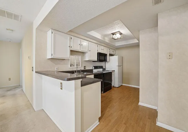 Listing Photo 5 - Condo for sale in building located at 6724 Red Sunset Pl, Columbus, OH 43213