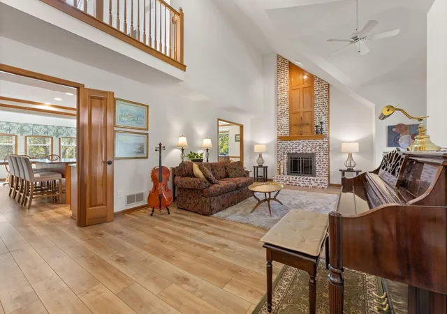 Photo 4 of Single family home for sale at 1101 Hooverview Dr, Westerville, OH 43082 | MLS# 226039198 | Listing updated on 2026-10-21