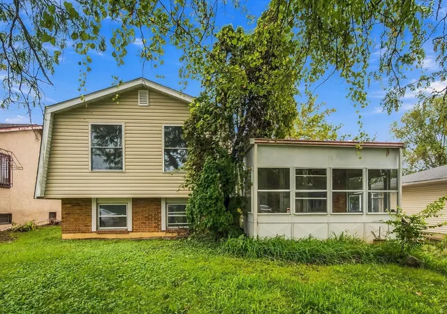 Photo 1 of Single family home for sale at 1736 Rebecca St, Columbus, OH 43219 | MLS# 226035955 | Listing updated on 2026-10-09
