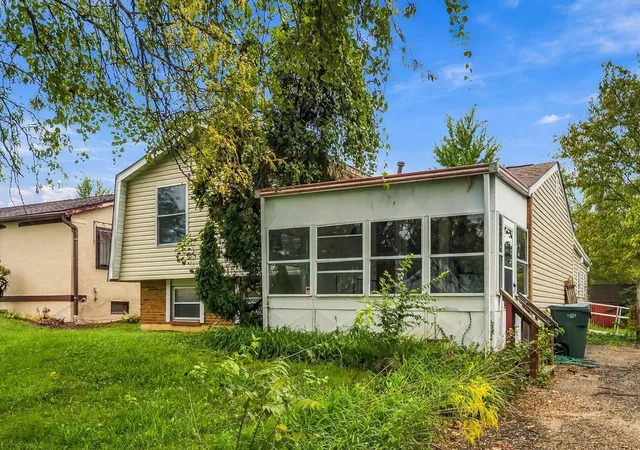 Photo 2 of Single family home for sale at 1736 Rebecca St, Columbus, OH 43219 | MLS# 226035955 | Listing updated on 2026-10-09