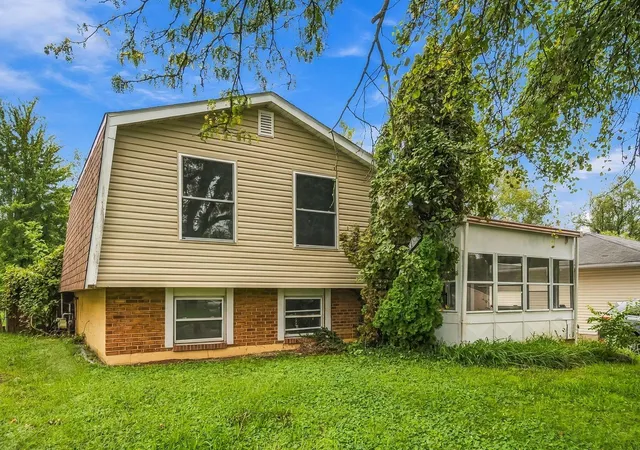 Photo 3 of Single family home for sale at 1736 Rebecca St, Columbus, OH 43219 | MLS# 226035955 | Listing updated on 2026-10-09