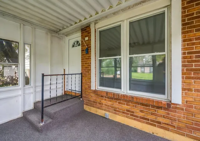 Photo 4 of Single family home for sale at 1736 Rebecca St, Columbus, OH 43219 | MLS# 226035955 | Listing updated on 2026-10-09