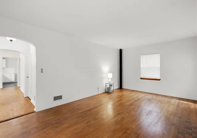 Photo 3 of Single family home for sale at 936 Lilley Ave, Columbus, OH 43206 | MLS# 226035501 | Listing updated on 2026-10-08
