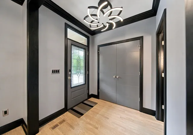 Photo 3 of Single family home for sale at 1050 Perry St, Columbus, OH 43201 | MLS# 226039535 | Listing updated on 2026-10-19