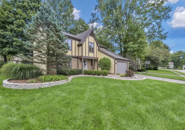 Photo 2 of Single family home for sale at 1108 Black Gold Pl, Columbus, OH 43230 | MLS# 226035949 | Listing updated on 2026-10-04