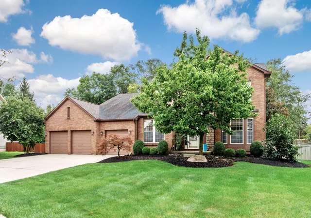 Photo 2 of Single family home for sale at 354 Amesbury Ct, Westerville, OH 43082 | MLS# 226035449 | Listing updated on 2026-09-18