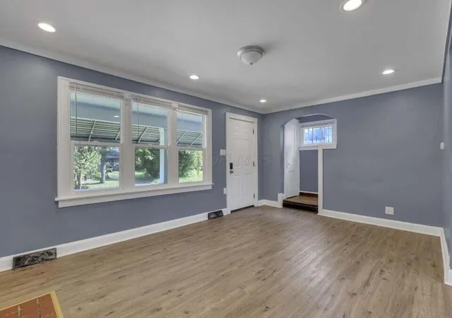 Photo 3 of Single family home for sale at 1457 Cordell Ave, Columbus, OH 43211 | MLS# 226035134 | Listing updated on 2026-10-10