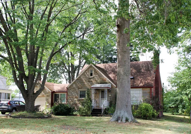 Photo 3 of Sale Pending at 11 W Maxwell Dr, Shelby, OH 44875 | MLS# 226035037 | Listing updated on 2026-09-29