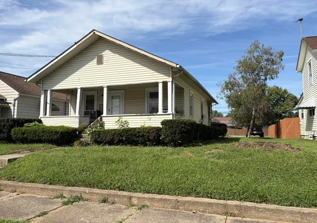Photo 2 of Multi family home for sale at 1429 W Fair Ave, Lancaster, OH 43130 | MLS# 226035023 | Listing updated on 2026-09-14