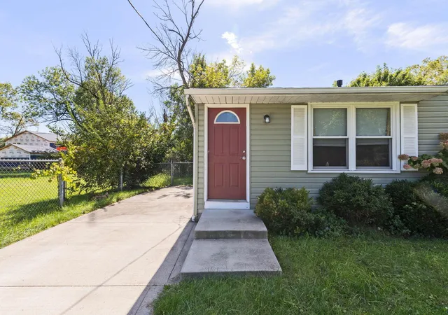 Photo 2 of Single family home for sale at 3515 Central Ave, Urbancrest, OH 43123 | MLS# 226036815 | Listing updated on 2026-10-25