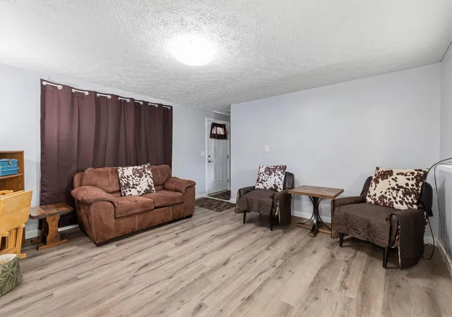Photo 4 of Single family home for sale at 3515 Central Ave, Urbancrest, OH 43123 | MLS# 226036815 | Listing updated on 2026-10-25