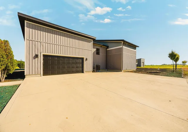 Photo 3 of Single family home for sale at 15680 Matville Rd, Orient, OH 43146 | MLS# 226035096 | Listing updated on 2026-09-19