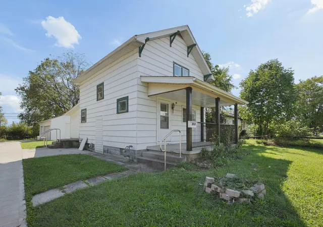 Photo 2 of Single family home for sale at 1203 E Innis Ave, Columbus, OH 43207 | MLS# 226035318 | Listing updated on 2026-10-29