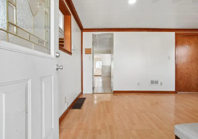 Photo 4 of Single family home for sale at 1203 E Innis Ave, Columbus, OH 43207 | MLS# 226035318 | Listing updated on 2026-10-29