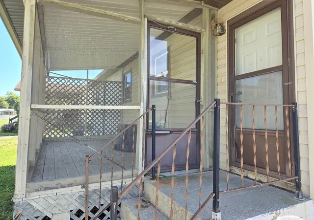 Photo 4 of Sale Pending at 719 Roanoke St, Crestline, OH 44827 | MLS# 226035046 | Listing updated on 2026-09-18